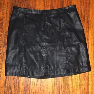 Faux leather mini skirt